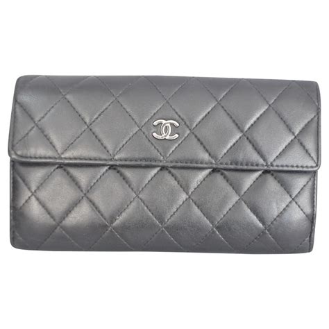 geanta chanel second hand|pre owned chanel wallet.